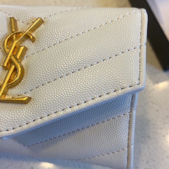 Handbags - White quilted wallet